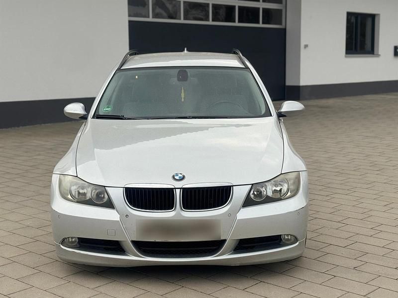 Gebraucht BMW 320 177 PS (130 kW) 2007 Silber Kombi
