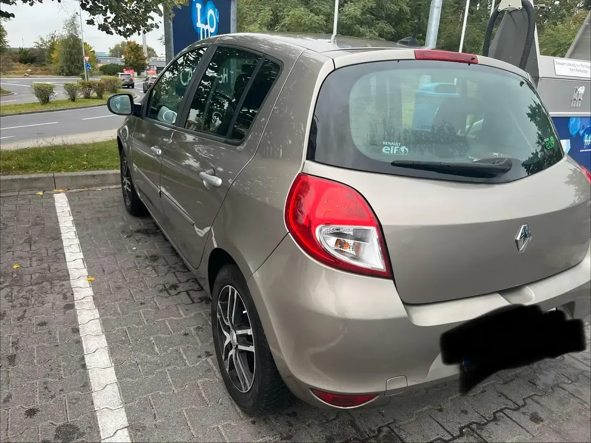 Gebraucht Renault Clio 75 PS (55 kW) 2011 Beige Kleinwagen