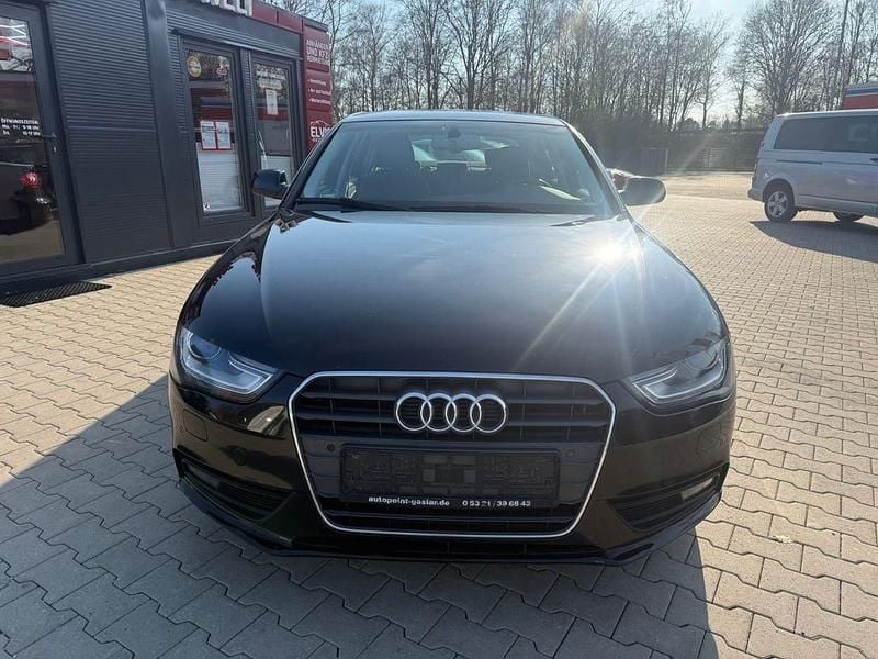 Gebraucht Audi A4 Ambiente 143 PS (105 kW) 2012 Schwarz Limousine