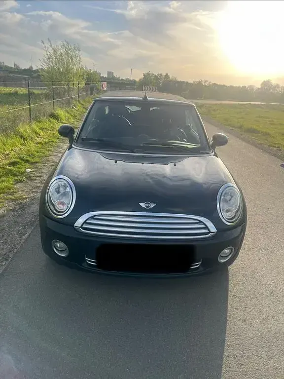 Second-hand Mini One Cabriolet 98 CP (72 kW) 2010 Negru Cabrio