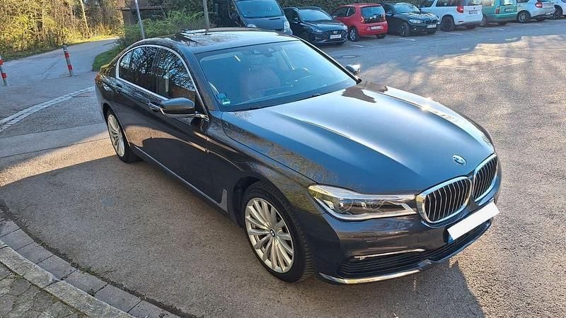 Second-hand BMW 730 Performance 265 CP (194 kW) 2018 Negru Berlinǎ