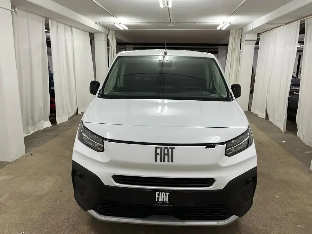 Neu Fiat Doblò 131 PS (96 kW) 2026 Weiß Van / Kleinbus