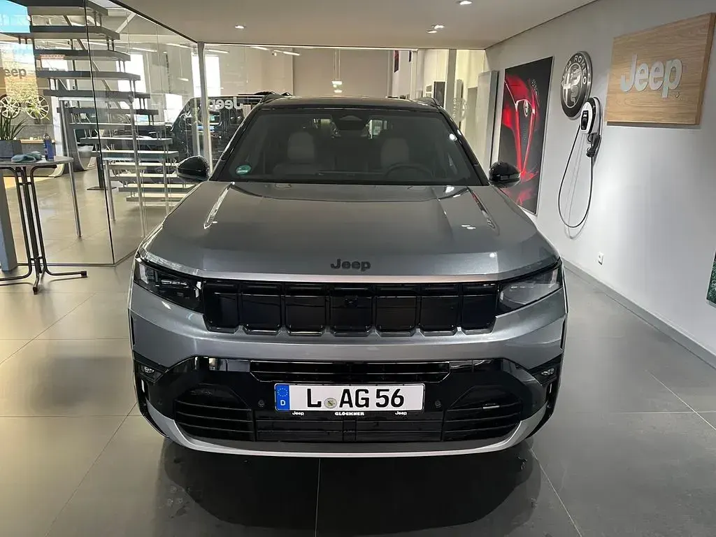 Gebraucht Jeep Compass 145 PS (106 kW) 2026 Grau SUV