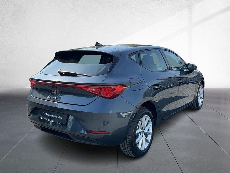 Nowe Seat Leon 150 KM (110 kW) 2026 Szary Sedan/Limuzyna