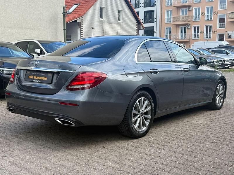 Gebraucht Mercedes E200 160 PS (117 kW) 2020 Grau Limousine