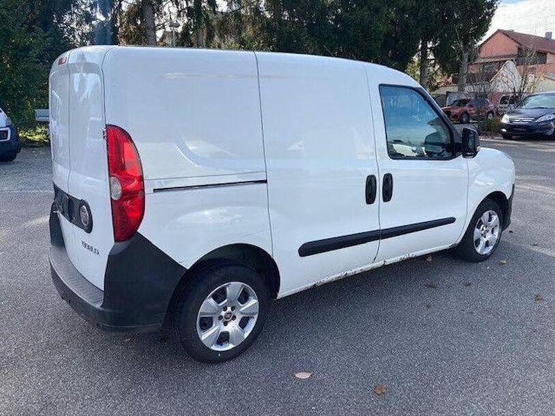 Gebraucht Fiat Doblò 90 PS (66 kW) 2014 Weiss Van / Kleinbus