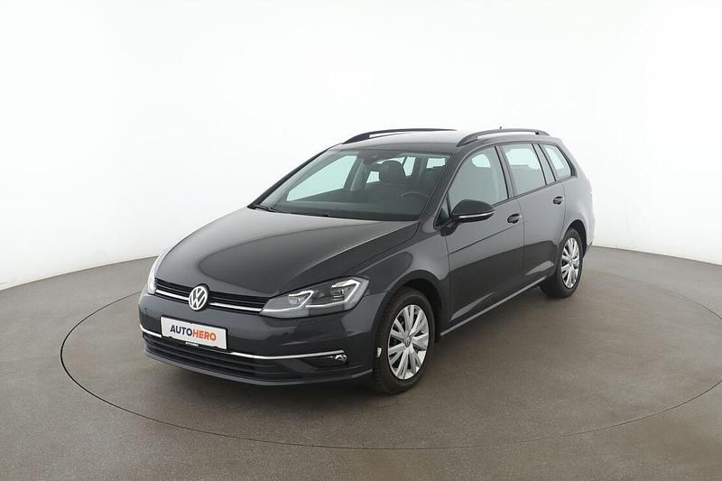 Grau Gebraucht 2019 VW Golf VII Comfortline Kombi | 16.680 € (Fairer Preis) - Bild 1/3