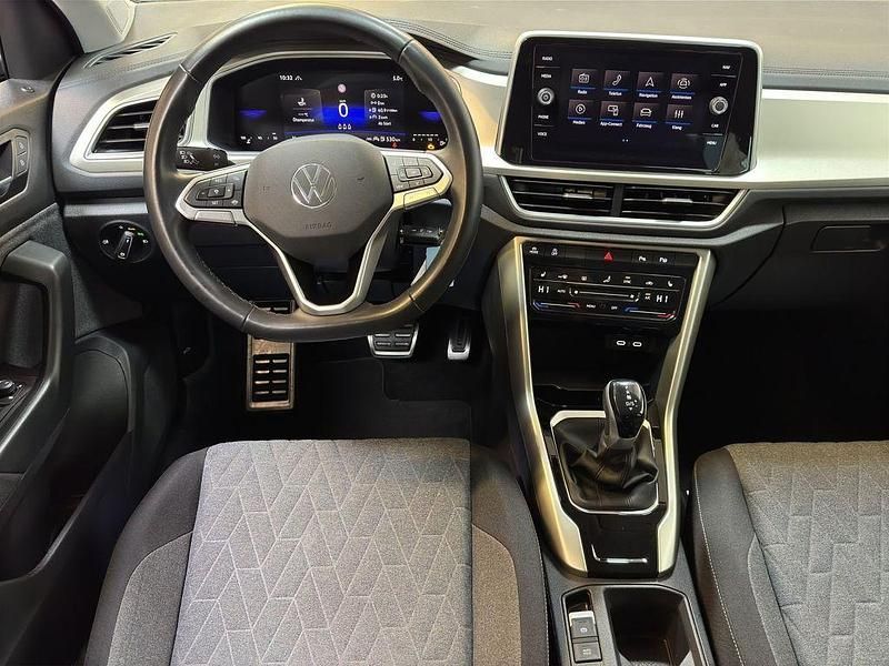 Gebraucht VW T-Roc Move 150 PS (110 kW) 2024 Petroleum blue metallic (metallic) SUV