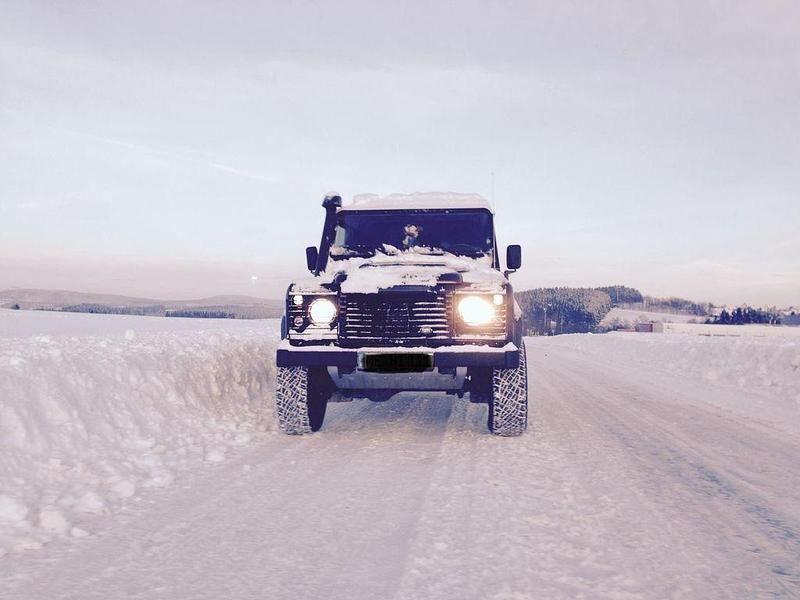 Schwarz Gebraucht 2014 Land Rover Defender SE SUV | 56.000 € (Fairer Preis) - Bild 1/4