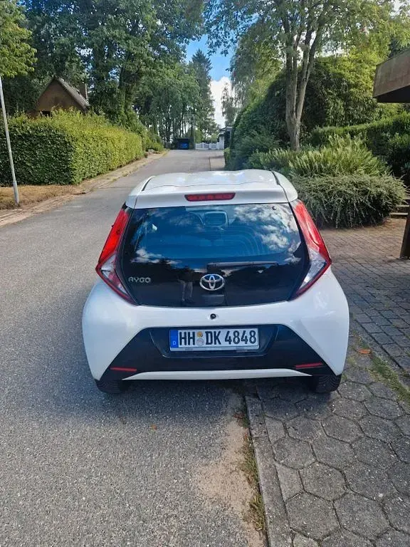 Gebraucht Toyota Aygo X-play 72 PS (52 kW) 2020 Weiß Kleinwagen