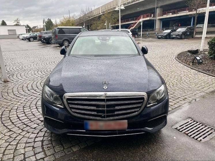 Gebraucht Mercedes E350 286 PS (210 kW) 2017 Blau Limousine