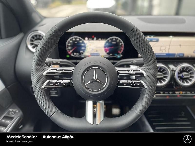 Gebraucht Mercedes GLA200 AMG 163 PS (119 kW) 2026 Lack hightechsilber SUV