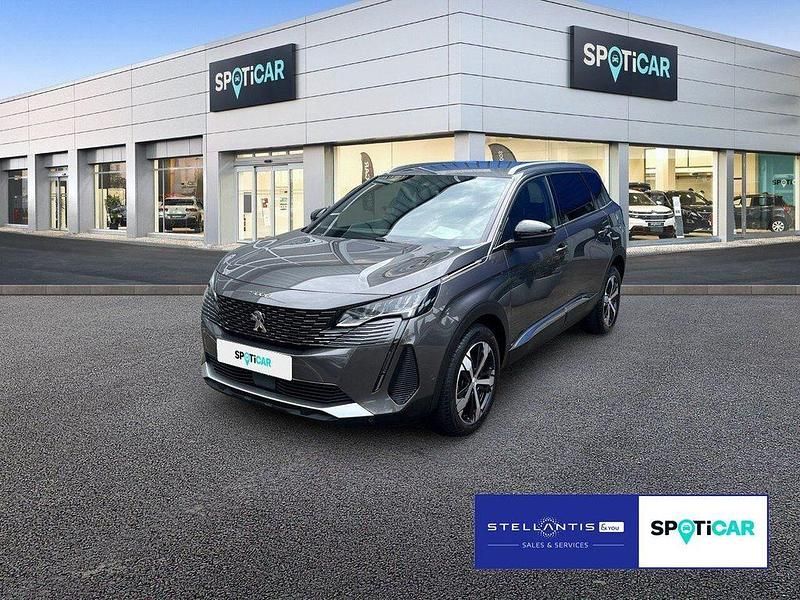 Grau Gebraucht 2023 Peugeot 5008 Allure Van / Kleinbus | 27.275 € (Fairer Preis) - Bild 1/4