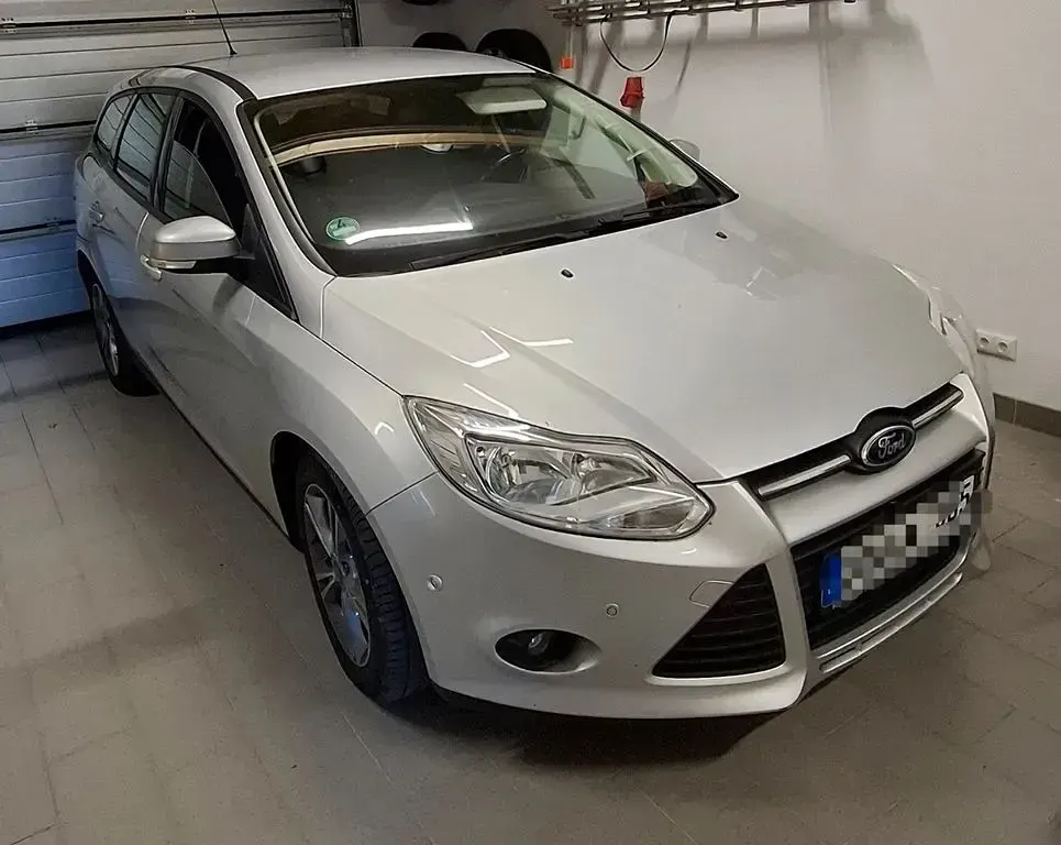 Gebraucht Ford Focus 101 PS (74 kW) 2013 Silber Kombi
