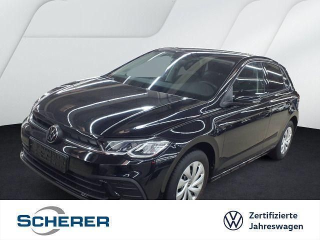 Deep black perleffekt (metallic) Gebraucht 2024 VW Polo Life Limousine | 19.250 € (Fairer Preis) - Bild 1/4