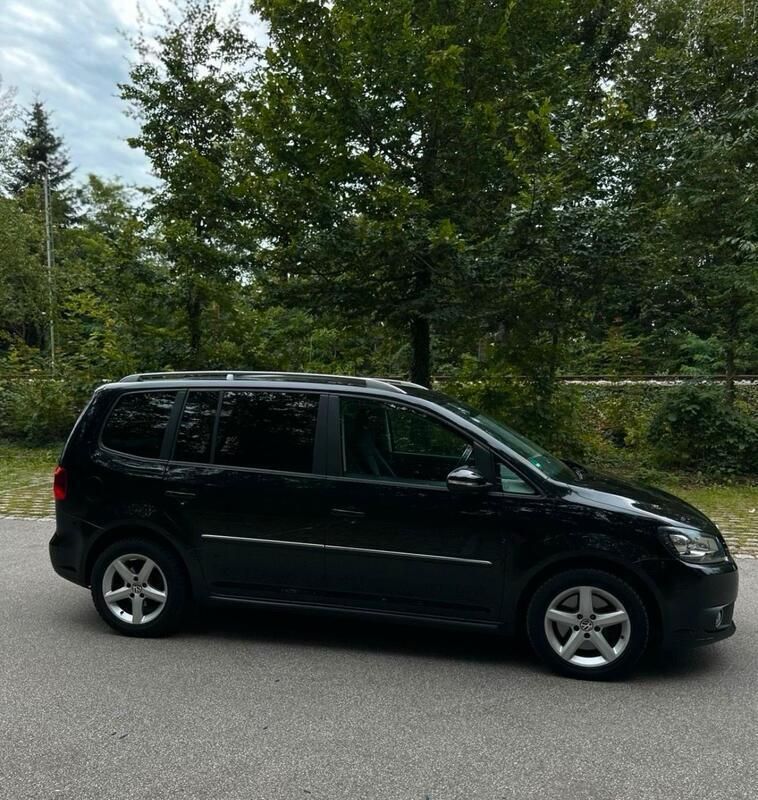 Schwarz Gebraucht 2014 VW Touran Van / Kleinbus | 9.000 € (Superpreis) - Bild 1/2