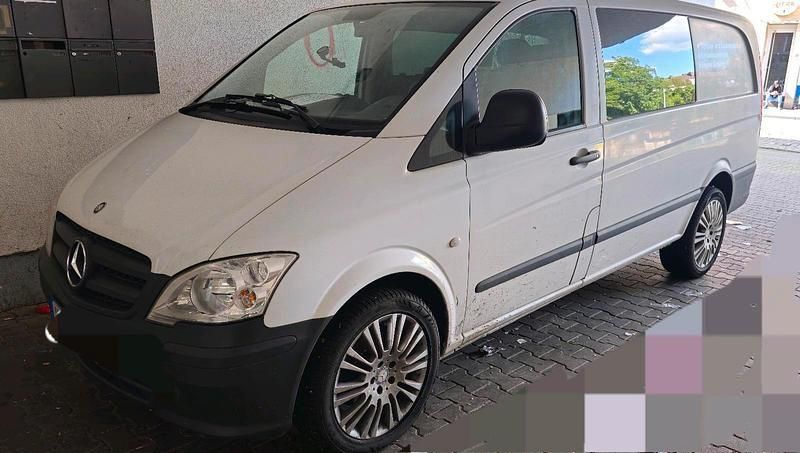 Weiß Gebraucht 2008 Mercedes Vito Van / Kleinbus | 8.250 € (Fairer Preis) - Bild 1/4