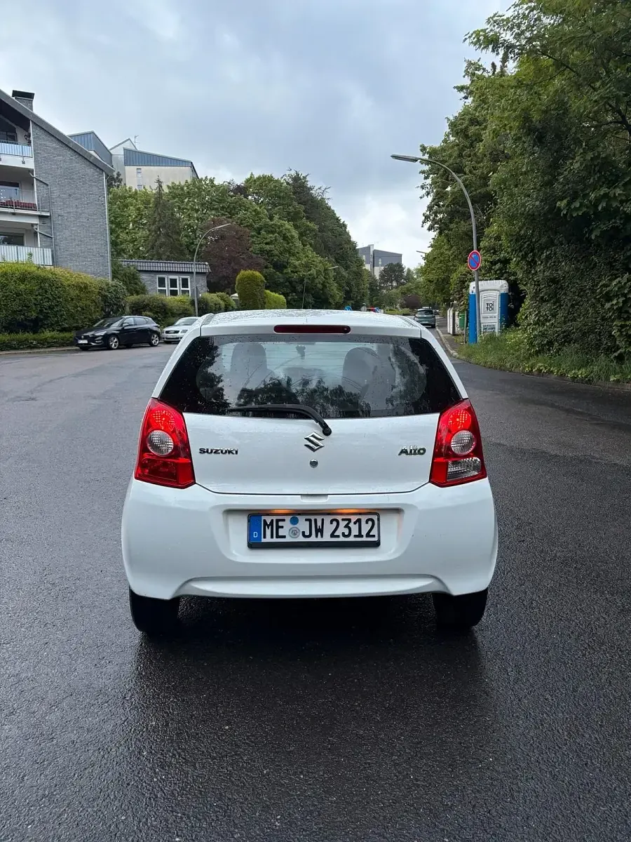 Usata Suzuki Alto Basic 68 CV (50 kW) 2009 Bianco Utilitaria