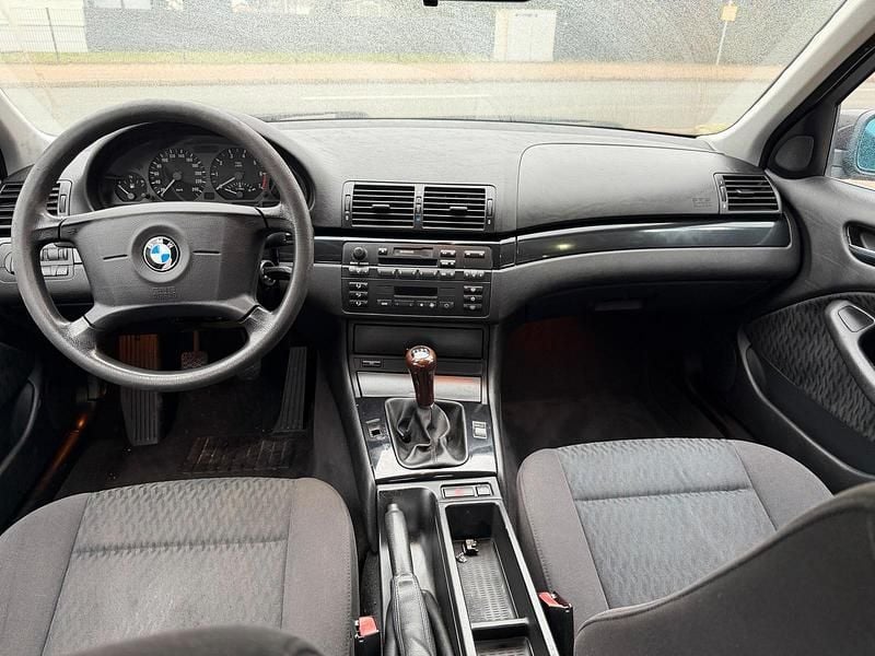 Gebraucht BMW 320 150 PS (110 kW) 1999 Schwarz Limousine