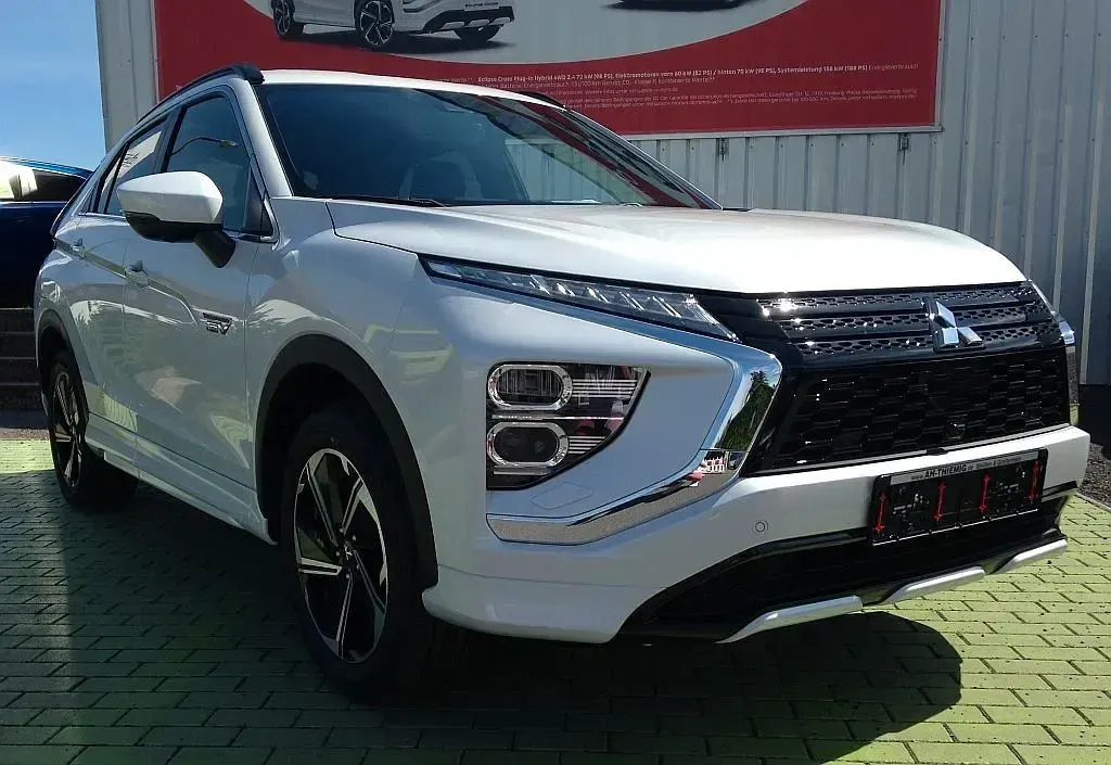 Używany Mitsubishi Eclipse Cross Plus 98 KM (72 kW) 2025 Biały SUV