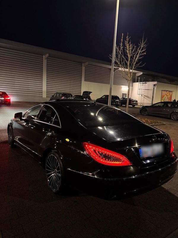 Schwarz Gebraucht 2011 Mercedes CLS250 Limousine | 13.500 € (Teuer) - Bild 1/4