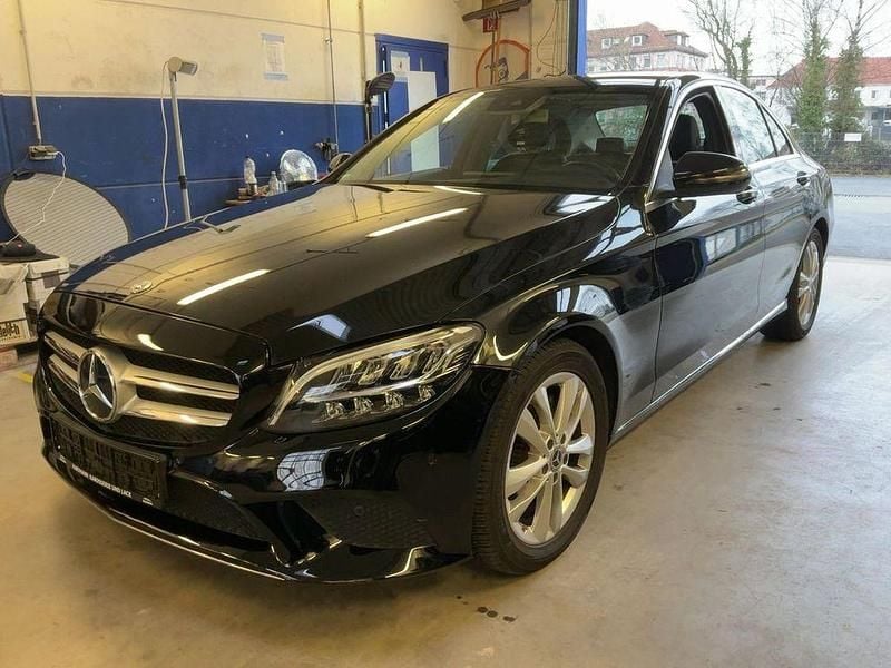Schwarz Gebraucht 2019 Mercedes C200 Limousine | 23.400 € (Superpreis) - Bild 1/2