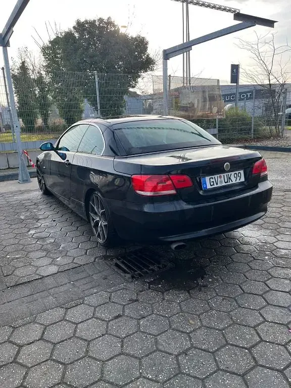 Gebraucht BMW 320 Cabriolet 170 PS (125 kW) 2007 Schwarz Cabrio