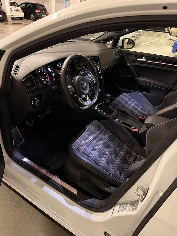 Gebraucht VW Golf VII GTI 220 PS (161 kW) 2014 Weiß Limousine
