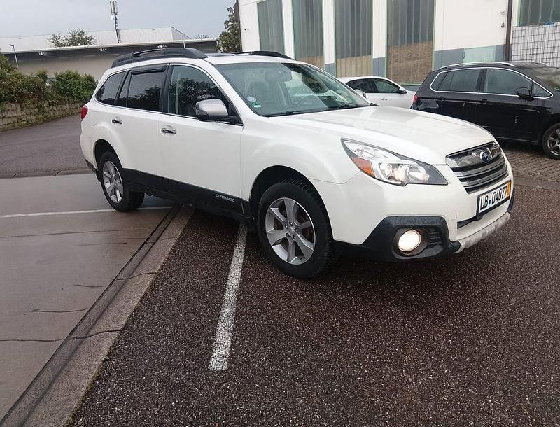Weiß Gebraucht 2014 Subaru Outback Comfort SUV | 7.990 € (Fairer Preis) - Bild 1/4