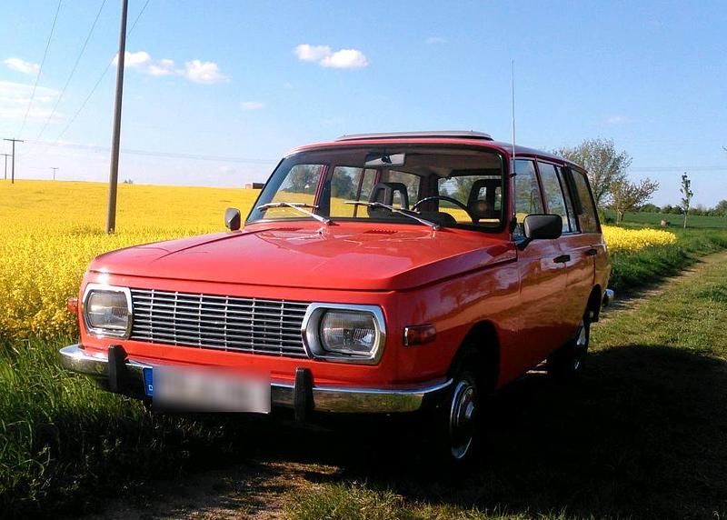 Rot Gebraucht 1983 Wartburg 353 Kombi | 8.988 € - Bild 1/4