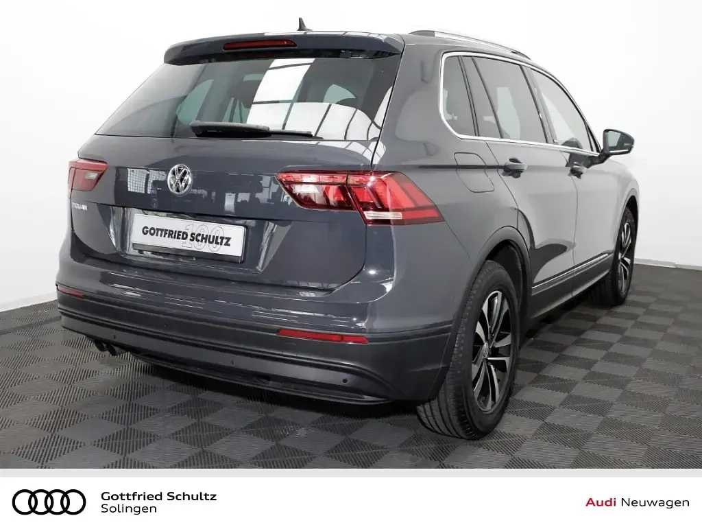 Gebraucht VW Tiguan Comfortline 131 PS (96 kW) 2020 Grau SUV