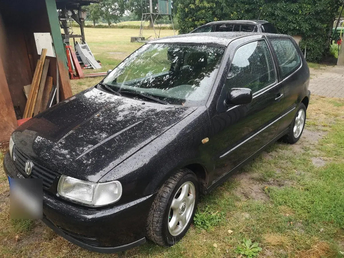 Gebraucht VW Polo 50 PS (36 kW) 1998 Schwarz Kleinwagen