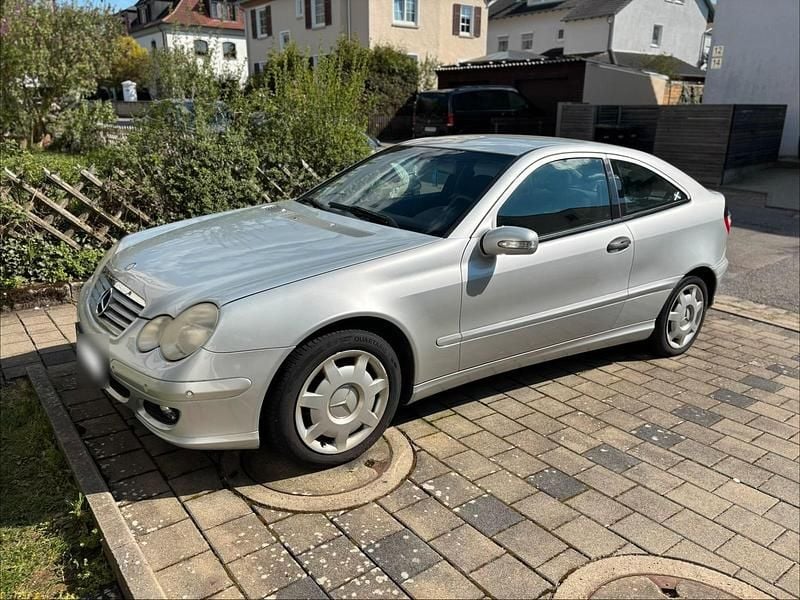 Gebraucht Mercedes CL180 143 PS (105 kW) 2004 Silber Coupé