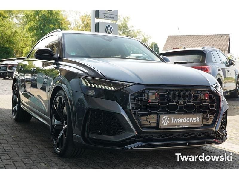 Grau Gebraucht 2024 Audi RS Q8 Sport SUV | 122.990 € (Fairer Preis) - Bild 1/4