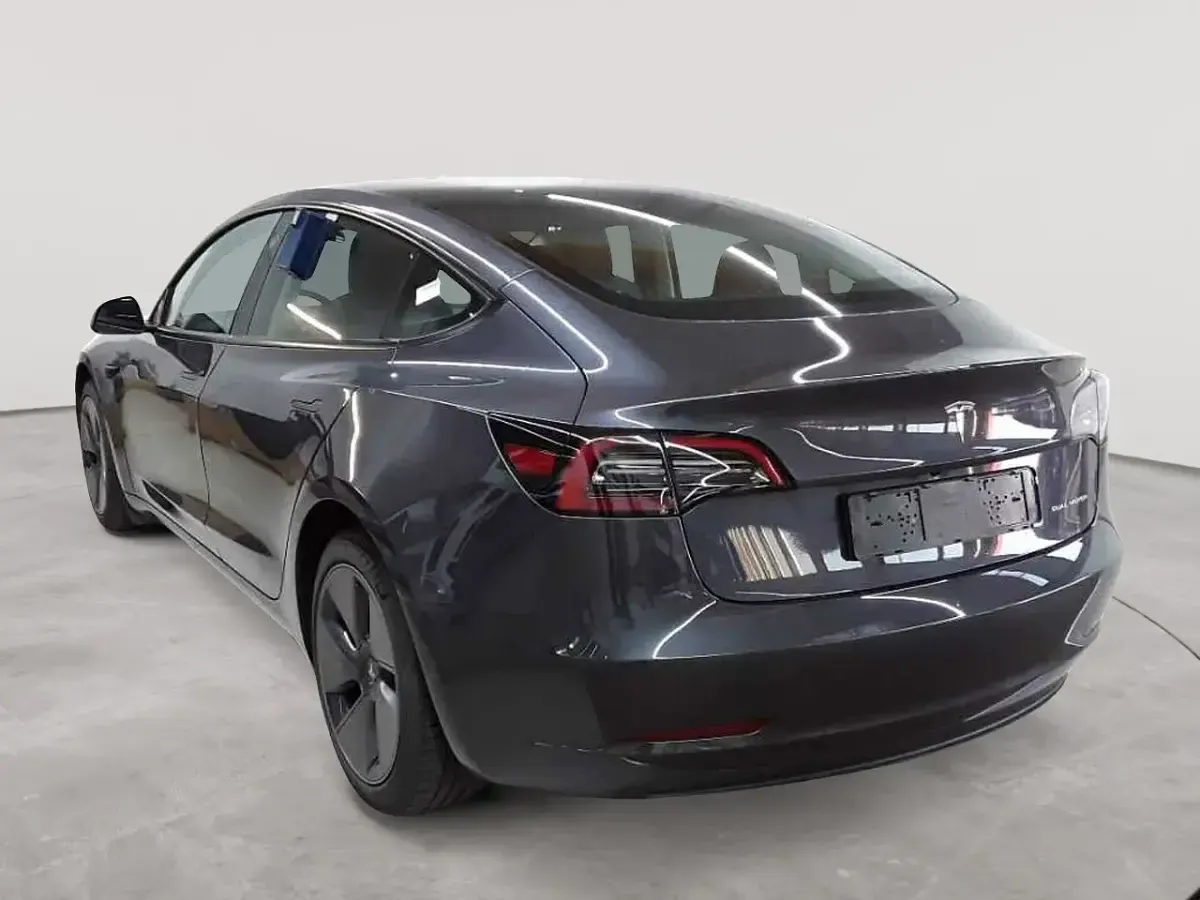 Gebraucht Tesla Model 3 366 kW (498 PS) 2022 Midnight silver metallic Limousine
