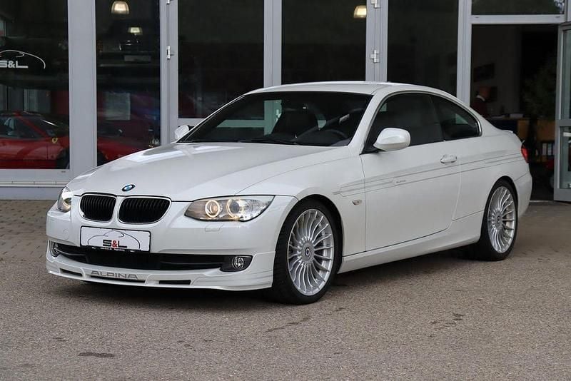 Mineralweiss metallic Gebraucht 2012 BMW 501 Performance Coupé | 26.900 € - Bild 1/4