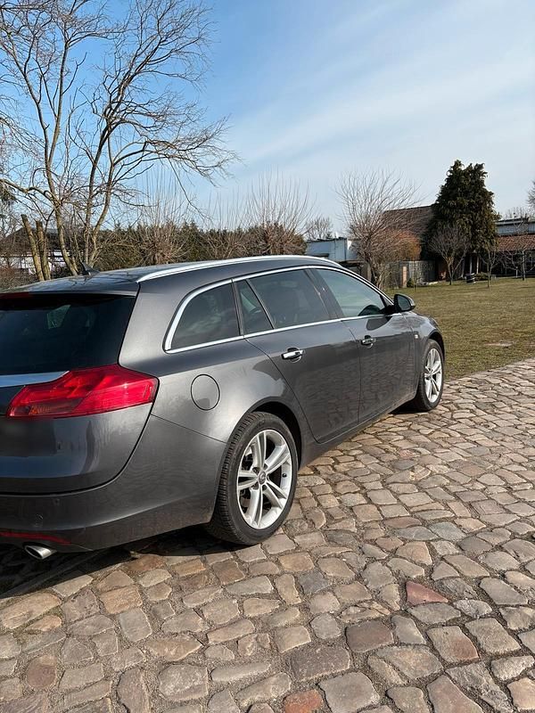 Gebraucht Opel Insignia 260 PS (191 kW) 2011 Grau Kombi