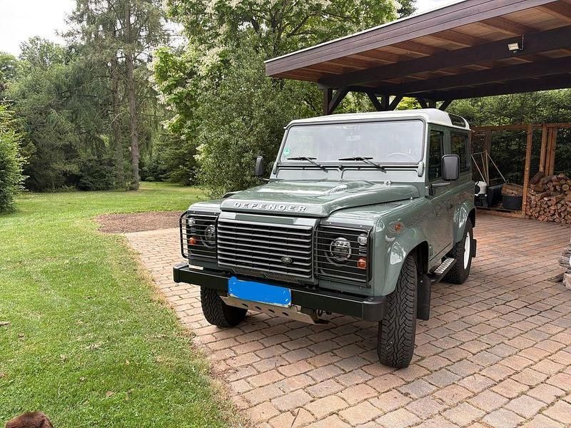 Grün Gebraucht 2015 Land Rover Defender Kombi | 45.000 € (Superpreis) - Bild 1/4