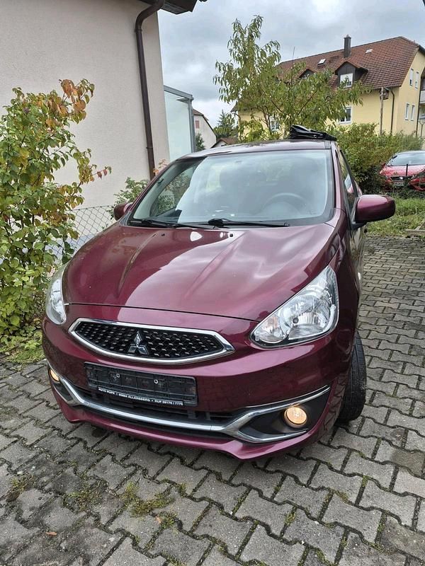 Rot Gebraucht 2018 Mitsubishi Space Star Kleinwagen | 3.499 € - Bild 1/4