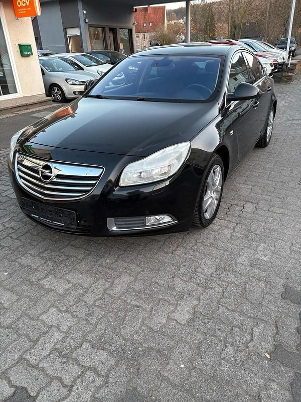 Gebraucht Opel Insignia 131 PS (96 kW) 2013 Schwarz Limousine