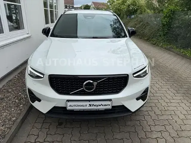 Gebraucht Volvo XC40 Plus 197 PS (144 kW) 2024 Weiß SUV
