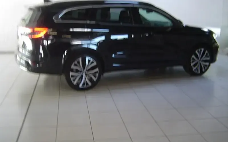 Używany Renault Espace Iconic 200 KM (147 kW) 2025 Czarny SUV