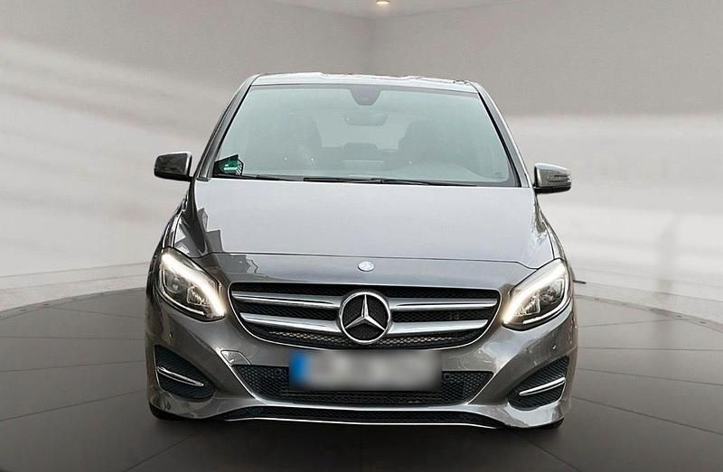 Gebraucht Mercedes B200 136 PS (100 kW) 2015 Grau Van / Kleinbus