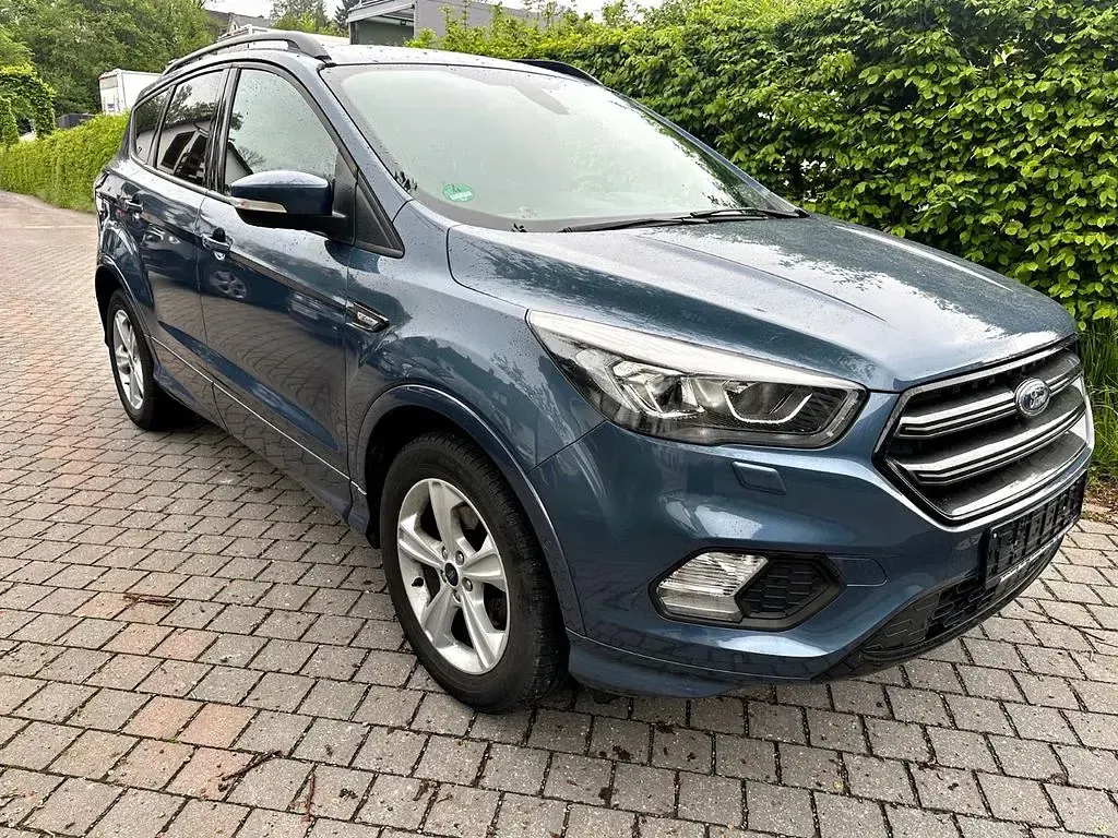 Używany Ford Kuga ST-Line 150 KM (110 kW) 2018 Niebieski SUV