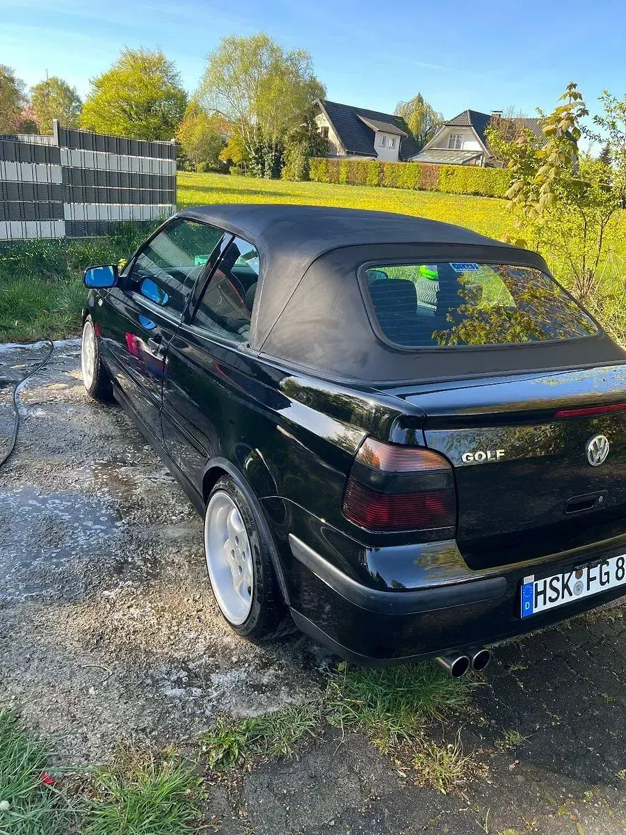 Używany VW Golf Classicline 75 KM (55 kW) 2000 Czarny Kabriolet