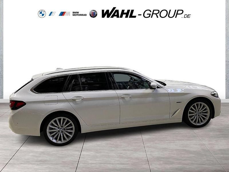 Gebraucht BMW 530e Luxury Line 292 PS (214 kW) 2022 Weiß Kombi