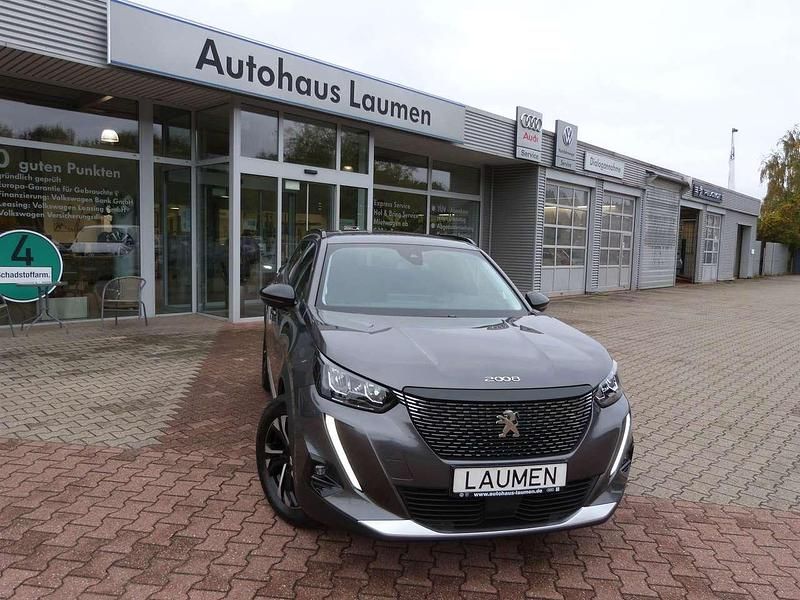 Platinum grau metallic Gebraucht 2022 Peugeot 2008 Allure SUV | 19.590 € (Guter Preis) - Bild 1/4