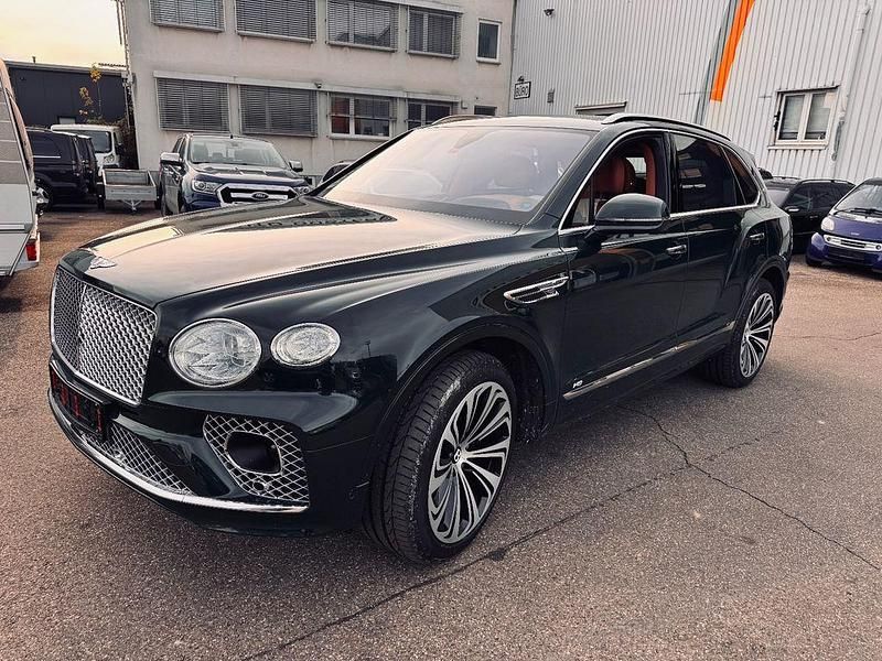 Grün Gebraucht 2021 Bentley Bentayga SUV | 165.990 € - Bild 1/4