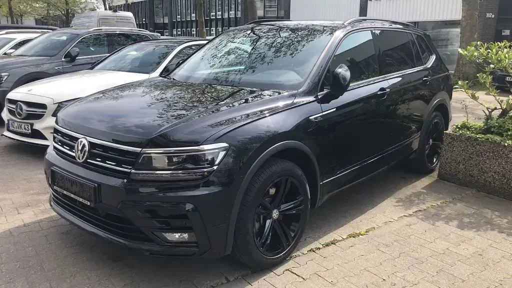 Gebraucht VW Tiguan Allspace R-line 239 PS (175 kW) 2020 Schwarz SUV