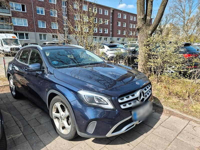 Gebraucht Mercedes GLA200 156 PS (114 kW) 2018 Blau SUV